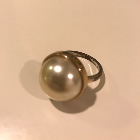 Jewelry - Faux pearl ring